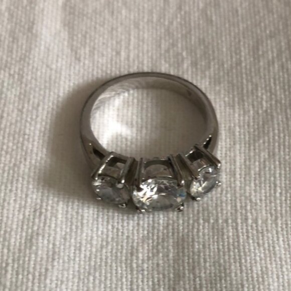 Cubic Zirconia Ring - Picture 3 of 3